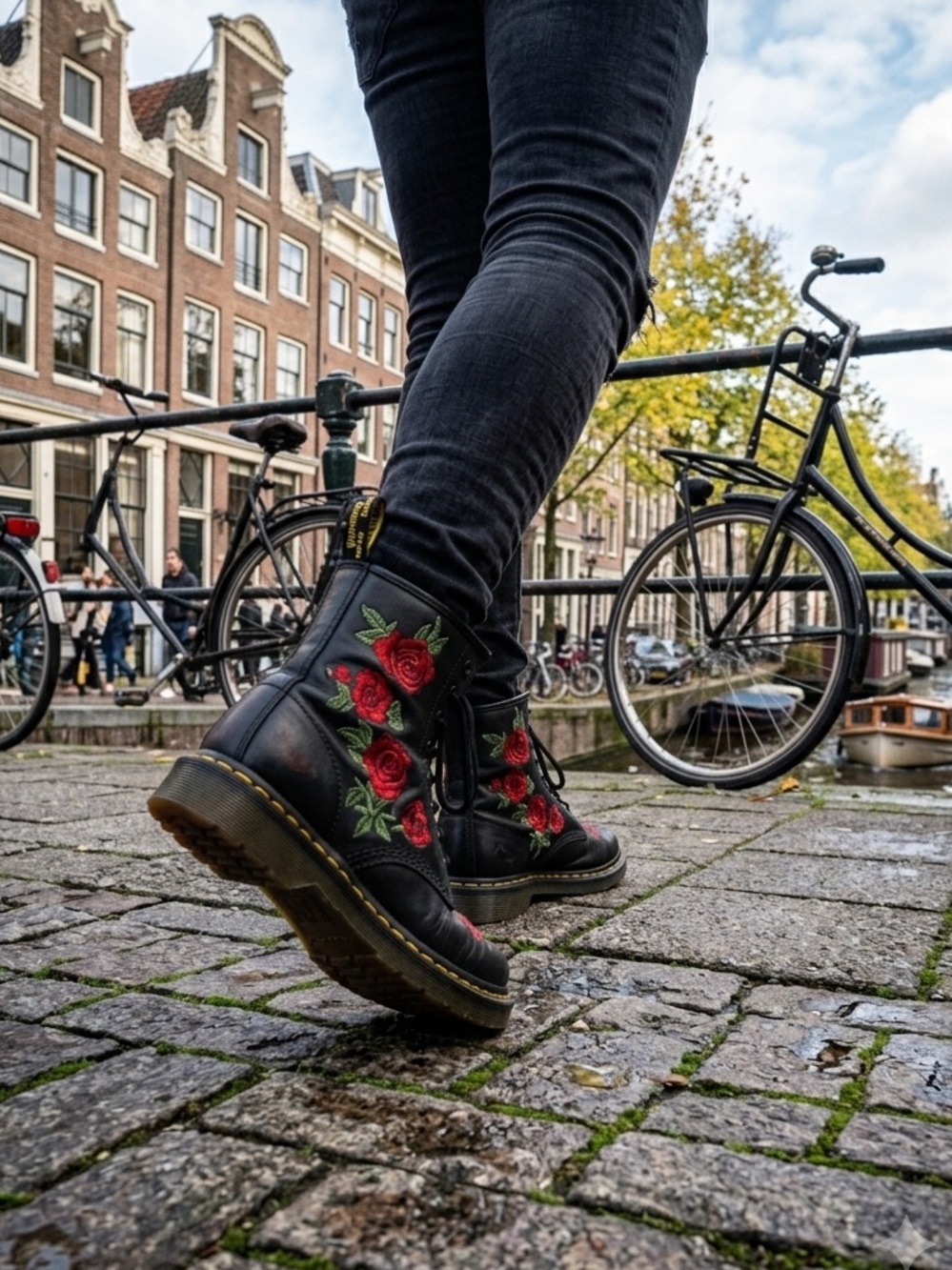 Dr. Martens Black Leather Combat Boots with Red Rose Embroidery Sz 8